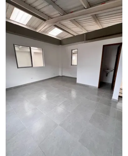 Se Arrienda Bodega Para Estrenar