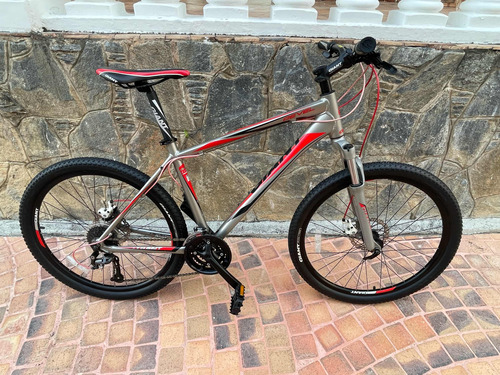 Bicicleta Montañera Giant Revel 3