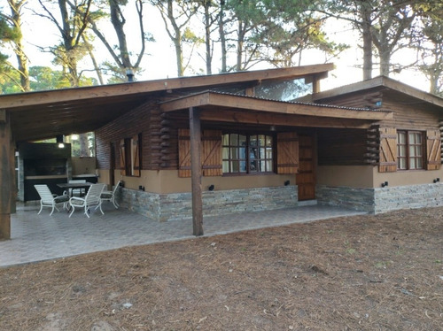 Imagen 12 de 15 de Casa / Cabaña En Alquiler El Pinar La Lucila Del Mar