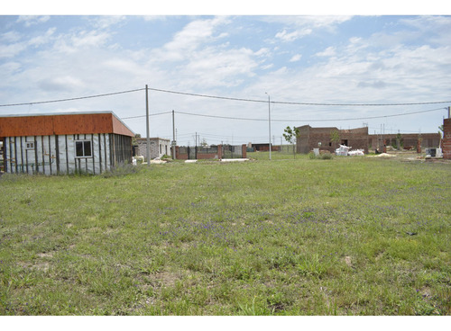 Lote En Alvear - Campos Del Oeste - 300m2