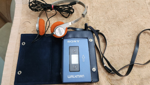 Sony Walkman Tps-l2 Con Audífonos Originales Mdr-3l2