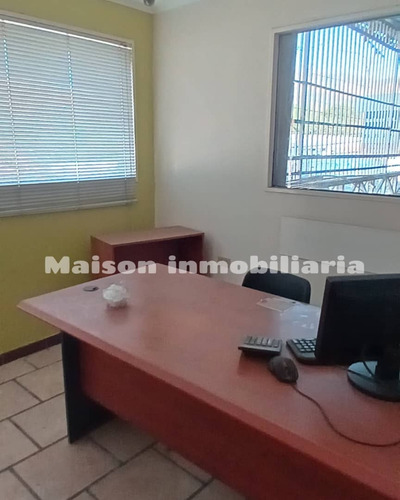 Se Alquila Local Ideal Para Ferreteria En La Cooperativa En Maracay