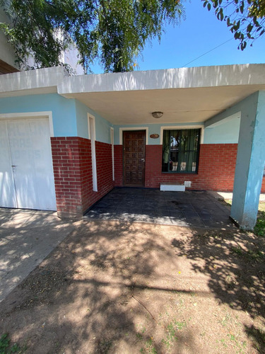 Casa En Venta En Colonia Caroya 3 Dorm + Dpto A Reciclar