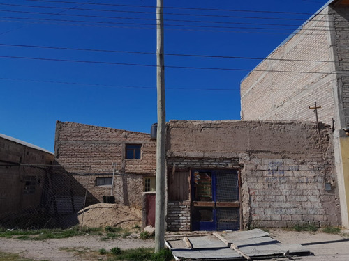 Casa En Venta Con Local Comercial Piedra Del Aguila