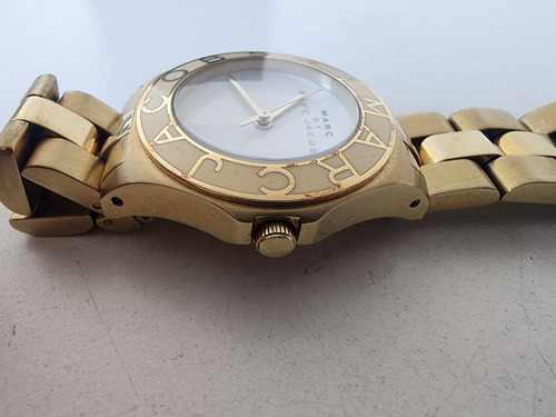 Imagen 5 de 7 de Reloj Marc Jacobs Blade Dorado Mbm3126 Con Caja