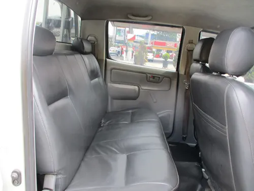 Toyota Hilux Doblecabina 4x2 2700cc Mt