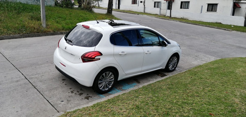 Peugeot 208 1.2 Puretech Francés!!