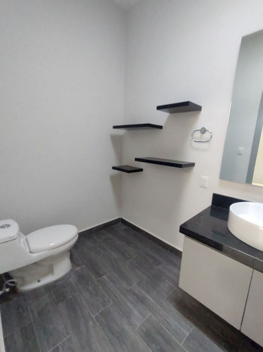 Casa Minimalista En Un Solo Nivel En Venta, En Brisas De Cuernavaca