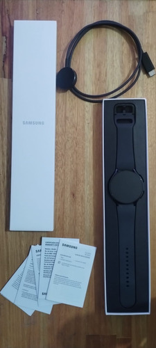 Samsung Galaxy Watch 6 44mm Grafito Con Base De Carga Blanco Milanese Negro Negro (Usado)