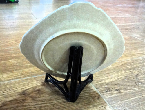 Antiguo Plato Decorativo 14x14cm Con Soporte Para Mesa Blanco Flor (Usado)