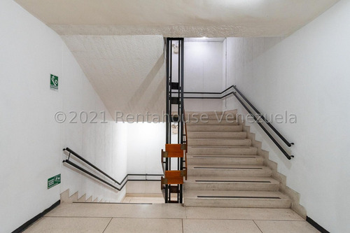 Ms: 24-19648 En Venta Funcional Edificio En Los Ruices. A=4.936 M2, 12 B, 150 P-