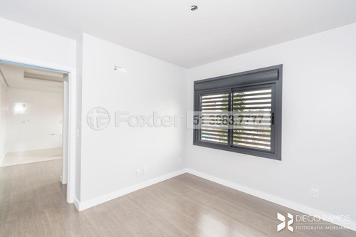 Imagem 9 de 24 de Apartamento, 1 Dormitórios, 33.59 M², Passo Da Areia - 183649