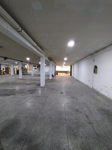 Imagen 3 de 9 de Michelle Vargas Vende Bello Edificio De Tres (3) Plantas Tipo Industrial De Uso Comercial. Fog - 101mv