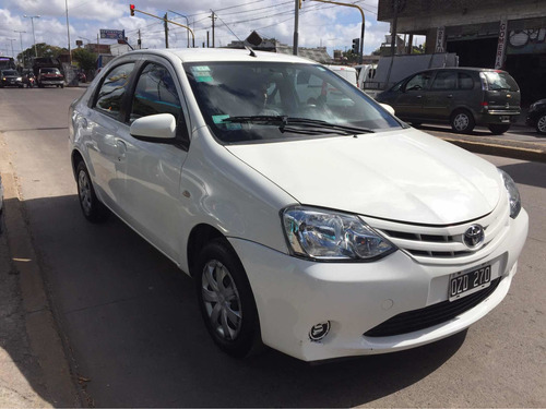 Toyota Etios 2015 1.5 Xs 4 P Con 18.600km