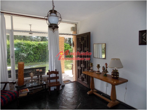 Casa Muy Bien Ubicada, Proxima Al Mar- Ref: 5584