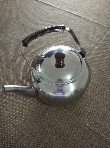 Juego De Te Y Café Todo En Acero Inoxidable. (Usado)