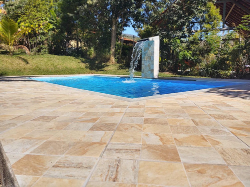 Linda Chácara À Venda