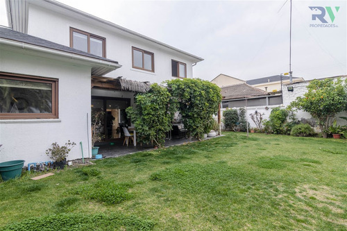 Preciosa Casa En Venta De 4 Dormitorios