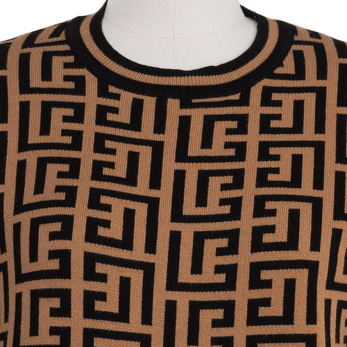 Imagen 4 de 7 de Sueter Cerrado Tejido Jacquard Monograma Strech Elegante.