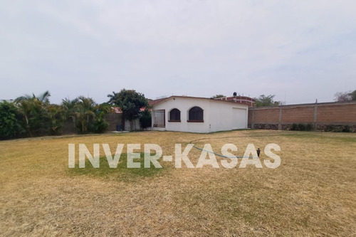 Se Vende Excelente Terreno Con Construcción En Altos De Oaxtepec