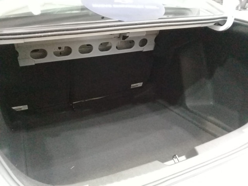 Imagen 16 de 20 de Chevrolet Onix 1.0 Turbo Premier A T