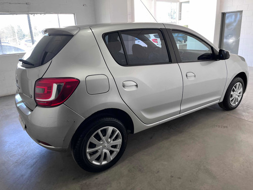 Imagen 8 de 20 de Renault Sandero 2016 1.6 Dynamique 90cv Abs Autoargentina