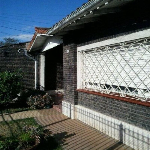Casa En Venta Luis Guillon !! Oportunidad