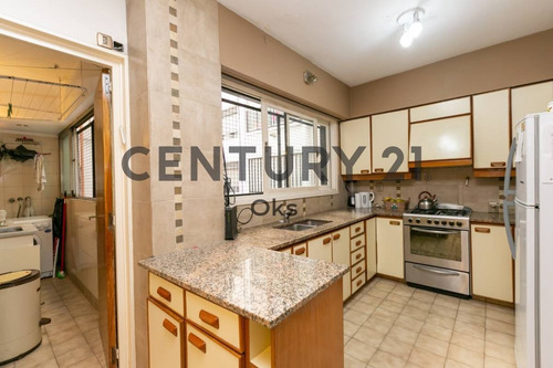 Imagen 8 de 27 de Venta Piso En Belgrano! 4 Ambientes Con Dependencia, Guardacoches Y Baulera!