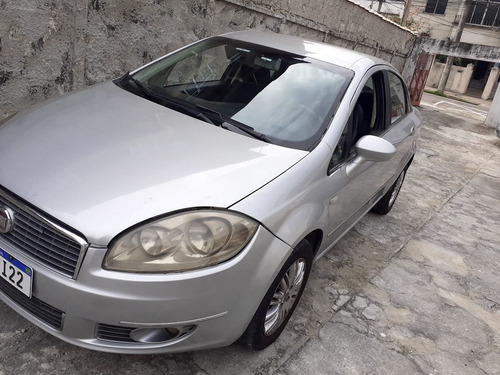 Fiat Linea 2013 1.8 16v Essence Flex Dualogic 4p