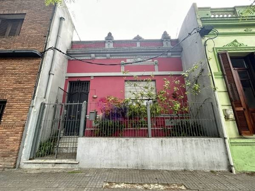 Venta De Casa Con 2 Dormitorios Y Parrillero En Parque Batlle