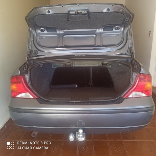 Imagem 3 de 13 de Ford Focus Sedan 2004 2.0 Glx 4p