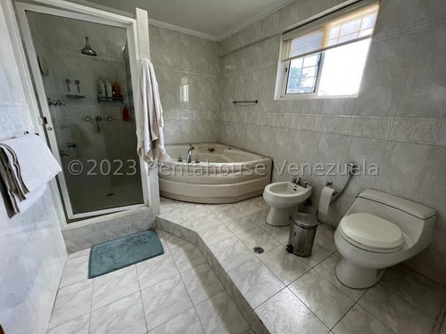 Se Vende Casa En Prados Del Este Mls #23-19071