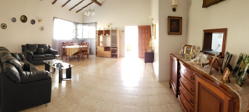 Altamira Excelente Ubicación Casa Con Anexos Independientes Espectacular Terreno 17 Puestos De Estacionamientos Amplio Jardín