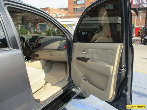 Toyota Fortuner Sr5 4x2 2700cc At Aa