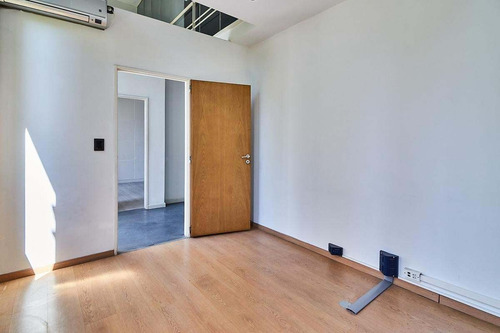 Venta Oficina 6 Ambientes - Microcentro