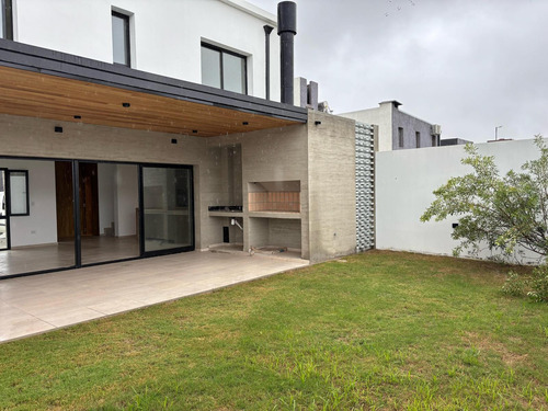 Colinas De Manantiales * Casa 2 Dorm * Terreno 250m2 * A Estrenar