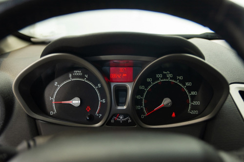 Ford Fiesta Kinetic Design 2012 1.6 Design 120cv Titanium
