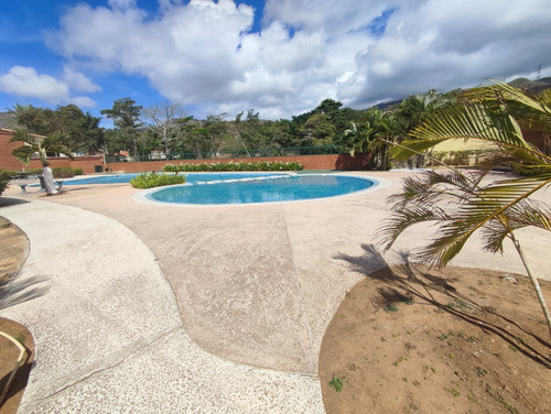 Townhouse Duplex Conjunto Villas Del Valle Margarita