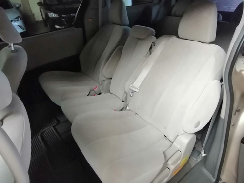 Imagen 7 de 15 de Toyota Sienna Le 2013