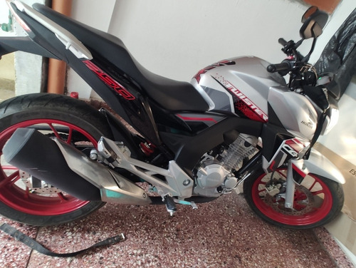Imagen 2 de 16 de Honda Cb 250 Pgm-fi