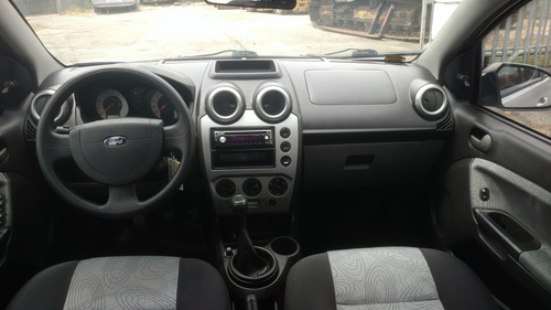 Imagem 8 de 15 de Ford Fiesta 1.6