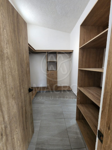 Casa En Venta En Fracc. Real De Oaxtepec Con Amplio Jardín Y Bardas Propias