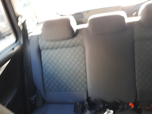 Imagen 6 de 8 de Volkswagen Suran 2011 Confortline Gnc