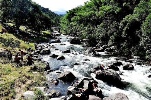 Terreno Próximo À Cachoeira Com Vista Para O Parque Nacional