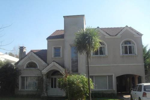 Imagen 1 de 14 de Chalet En Venta En Ezeiza