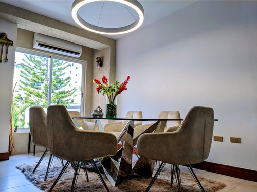 Town House En El Conjunto En Villas Del Country, Guataparo Terrazas Del Country Club (vr)