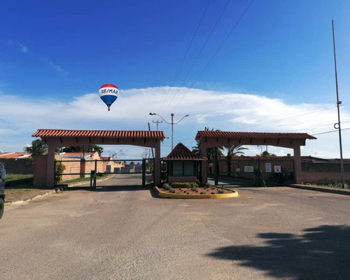 Casa En La Avenida Juan Bautista Arismendi, Urbanizacion Las Marites, Isla De Margarita, Estado Nueva Esparta