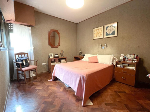 Venta Casa 4 Dormitorios Y Cochera.