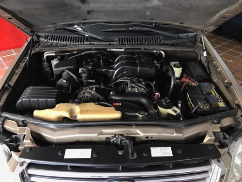 Imagen 11 de 11 de Ford Explorer Eddie Bauer 4x2 4.6