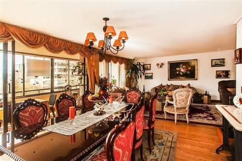 Departamento En Venta De 4 Dorm. En Providencia